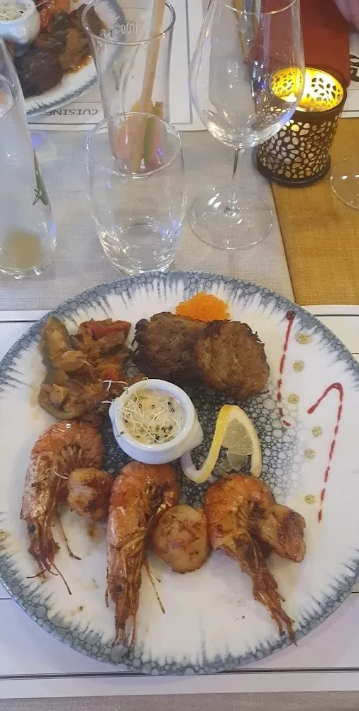 Duo de Gambas Et Noix de Saint Jacques Avec Sa Sauce D'échalote