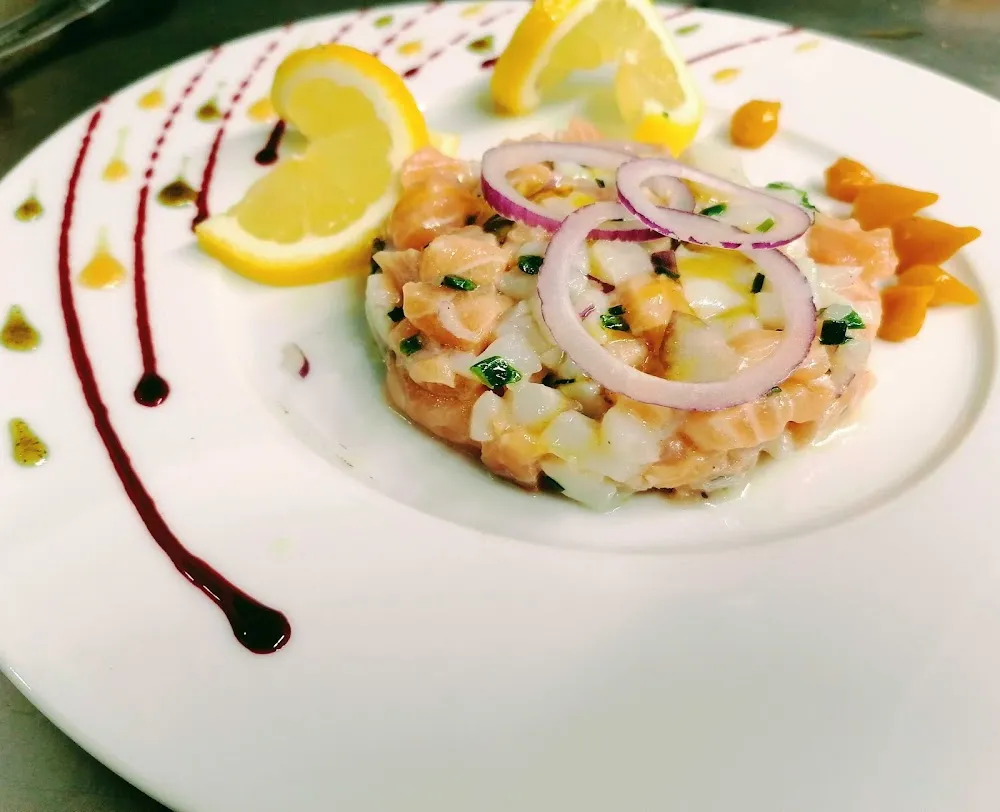 Tartare de Saumon Et Noix de Saint Jacques